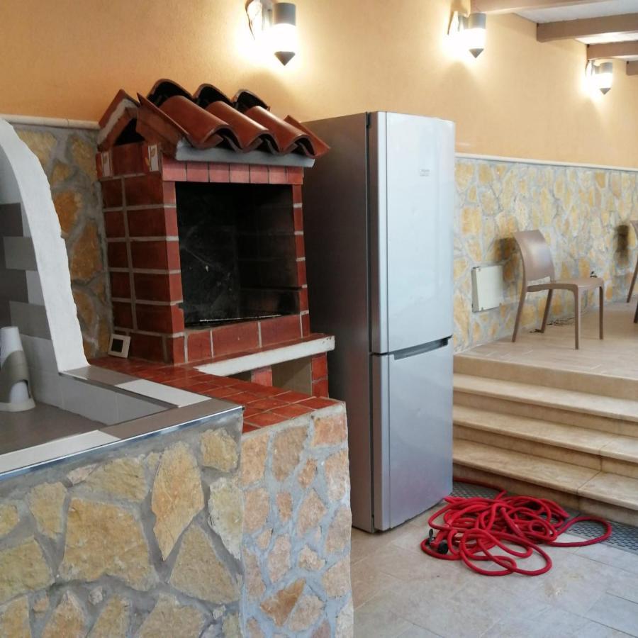 טרפאני Ivana Home מראה חיצוני תמונה